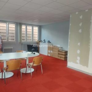 For rent Commerce SAINT-VIT  25