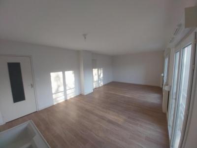 For rent Apartment SAULIEU 