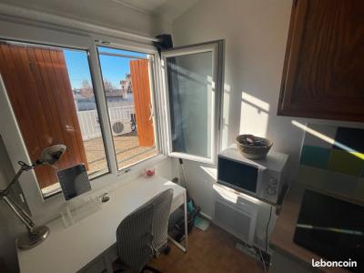 For rent Apartment LUYNES  13