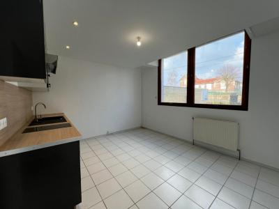 photo For rent Apartment SAINT-QUENTIN 02