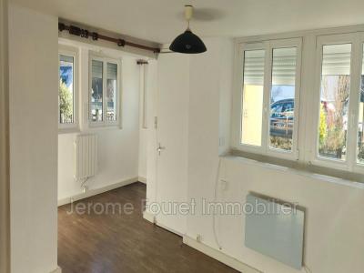 For rent Apartment MONTAIGNAC-SAINT-HIPPOLYTE  19