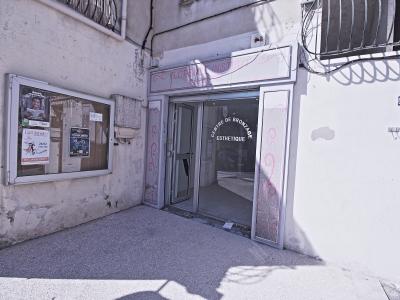 For sale Commerce SAINT-MITRE-LES-REMPARTS  13