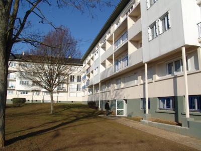 For rent Apartment MONTREUIL-BELLAY  49