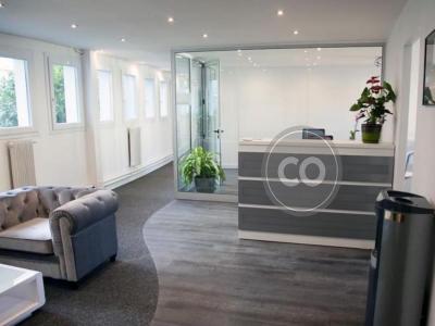 photo For rent Commerce ISSY-LES-MOULINEAUX 92