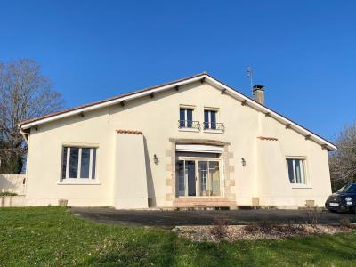 For sale House CHALAIS Charente 16