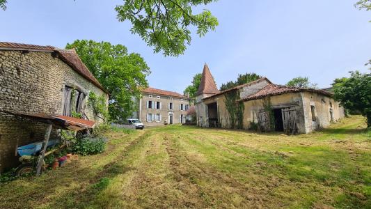 Vente Maison 10 pices CHALAIS 16210