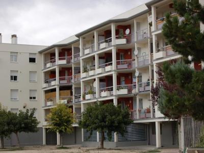 photo For rent Apartment ISLE-SUR-LA-SORGUE 84