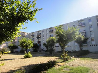 For rent Apartment ISLE-SUR-LA-SORGUE  84