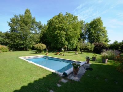 For sale House AUJAN-MOURNEDE COURRENSAN