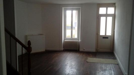 For rent House PARTHENAY  79