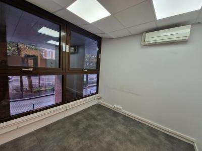 photo For rent Commercial office PANTIN 93