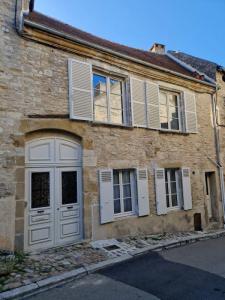 Location Appartement VEZELAY  89