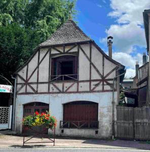 Vente Maison 4 pices ENTRAYGUES-SUR-TRUYERE 12140