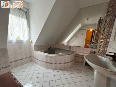 For rent House YVRE-L'EVEQUE  72