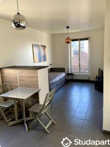 Location Appartement LILAS 93260