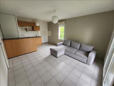 Location Appartement SAINT-YZAN-DE-SOUDIAC  33