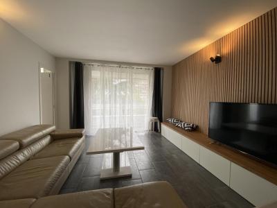 Location Appartement 7 pices BRON 69500