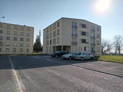 Location Appartement VOUZIERS  08