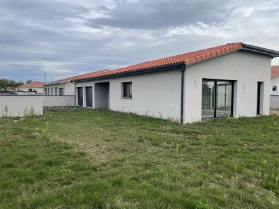 For sale House FEURS 