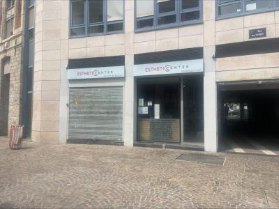 photo For rent Commerce LILLE 59