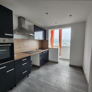 photo For rent Apartment MARSEILLE-15EME-ARRONDISSEMENT 13