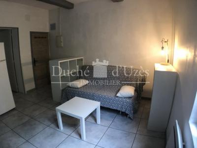 Location Appartement UZES 