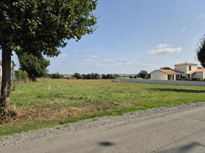 For sale Land LOIRE-LES-MARAIS  17