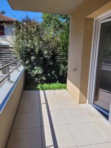 photo For rent Apartment CRAPONNE 69