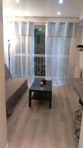 photo For rent Apartment PARIS-17EME-ARRONDISSEMENT 75