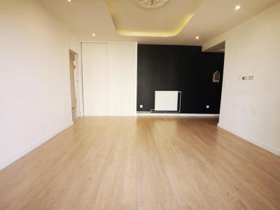 photo For rent Apartment LYON-7EME-ARRONDISSEMENT 69