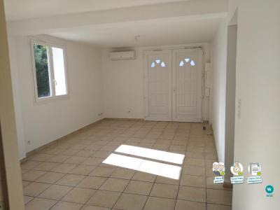 For rent Apartment BAGNOLS-SUR-CEZE  30