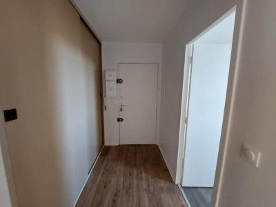 photo For rent Apartment MONTIGNY-LE-BRETONNEUX 78