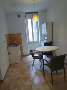 photo For sale Apartment LYON-7EME-ARRONDISSEMENT 69