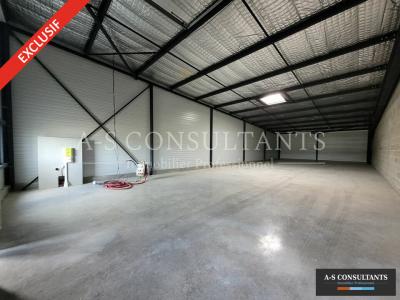 photo For rent Commerce REVEL-TOURDAN 38