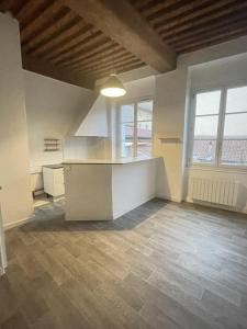 Location Appartement 2 pices LYON-4EME-ARRONDISSEMENT 69004