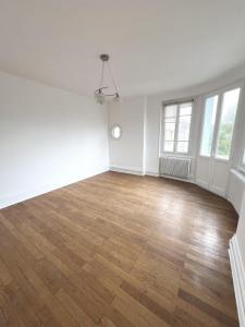 Location Appartement 3 pices SATHONAY-CAMP 69580