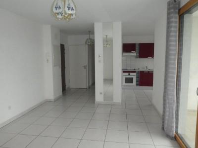 For rent Apartment SAINT-BONNET-DE-MURE 