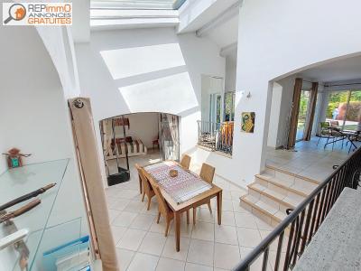 photo For rent House SIX-FOURS-LES-PLAGES 83