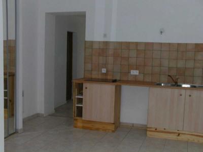 For rent Apartment PERTUIS  84