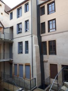 Location Appartement PARAY-LE-MONIAL  71