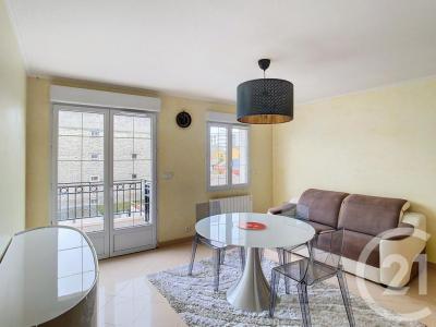 For rent Apartment CHOISY-LE-ROI 