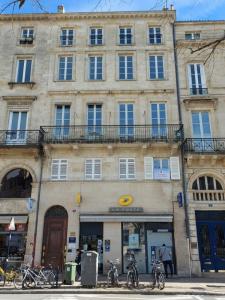 photo For rent Commercial office BORDEAUX 33