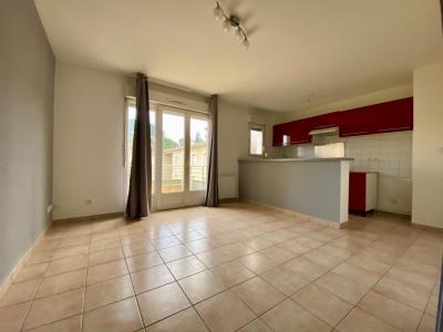 photo For rent Apartment VILLENEUVE-LES-AVIGNON 30