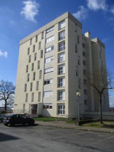 For rent Apartment GUEUGNON  71