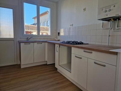 photo For rent Apartment MONTAUBAN 82