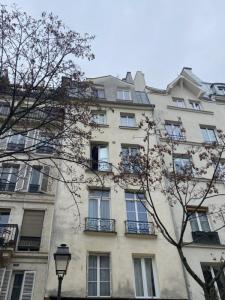 Location Appartement PARIS-1ER-ARRONDISSEMENT 75001