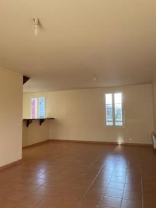 Location Appartement MORANGLES  60