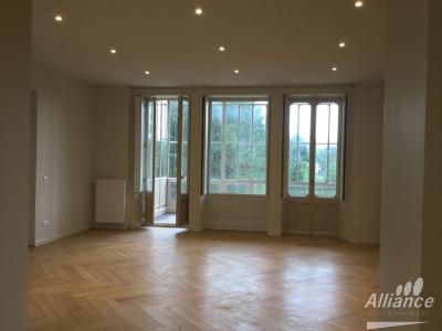 For rent Apartment VALENTIGNEY 