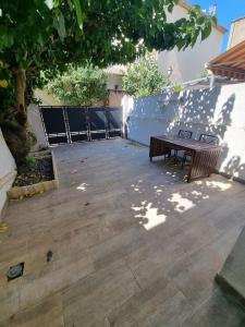 For rent House CHATEAUNEUF-LES-MARTIGUES  13