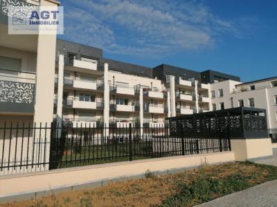 photo For rent Parking BEAUVAIS 60